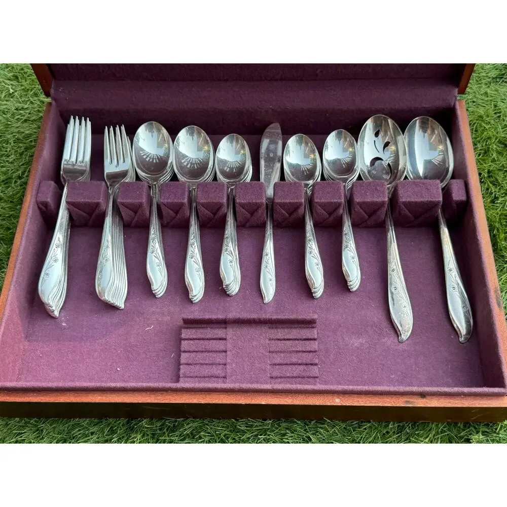 1847 Rogers Bros Springtime Silverplate Flatware Set 52 Pc with Box
